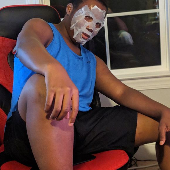 Meet your Posher, Raefel - Picture 1 of 1